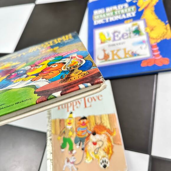 X19 Vintage Sesame Street Book Club Book & More Big Bird 70s- 80s - Picture 10 of 15